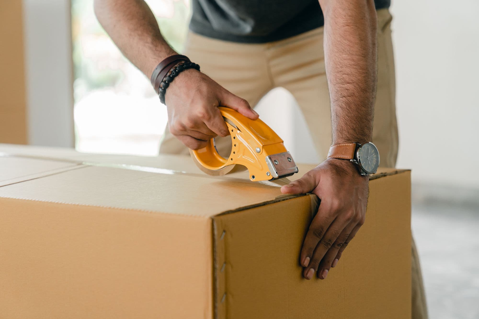 Preparing a parcel for station drop-off